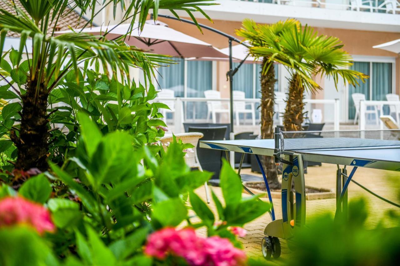 Hotel Restaurant La Forestiere Biscarrosse-Plage Exterior foto